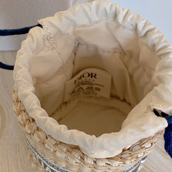Sold✨ Authentic Christian Dior Mini Straw Bucket Bag - Picture 15 of 16